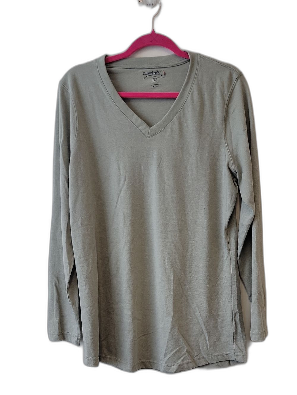 Canyon Guide Outfitters XL V Neck Long Sleeve Tee